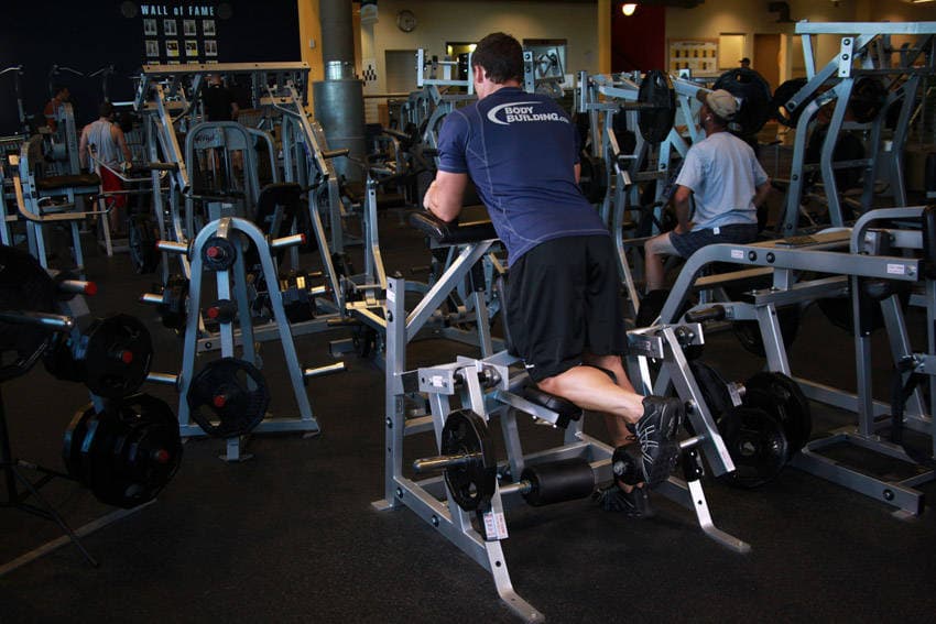 Standing Leg Curl — start position
