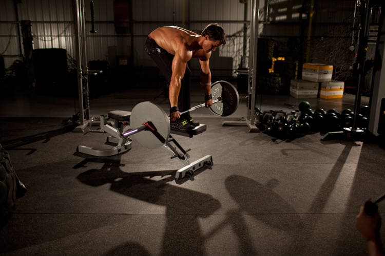 Straight Bar Bench Mid Rows — start position